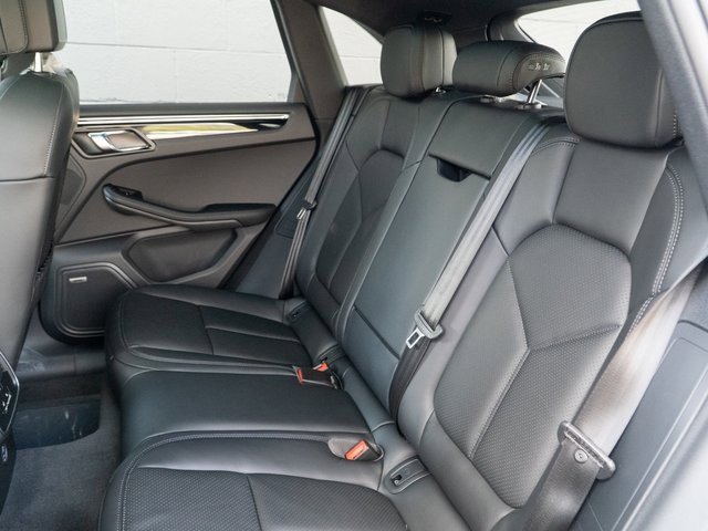 New 2026 Porsche Macan image 18