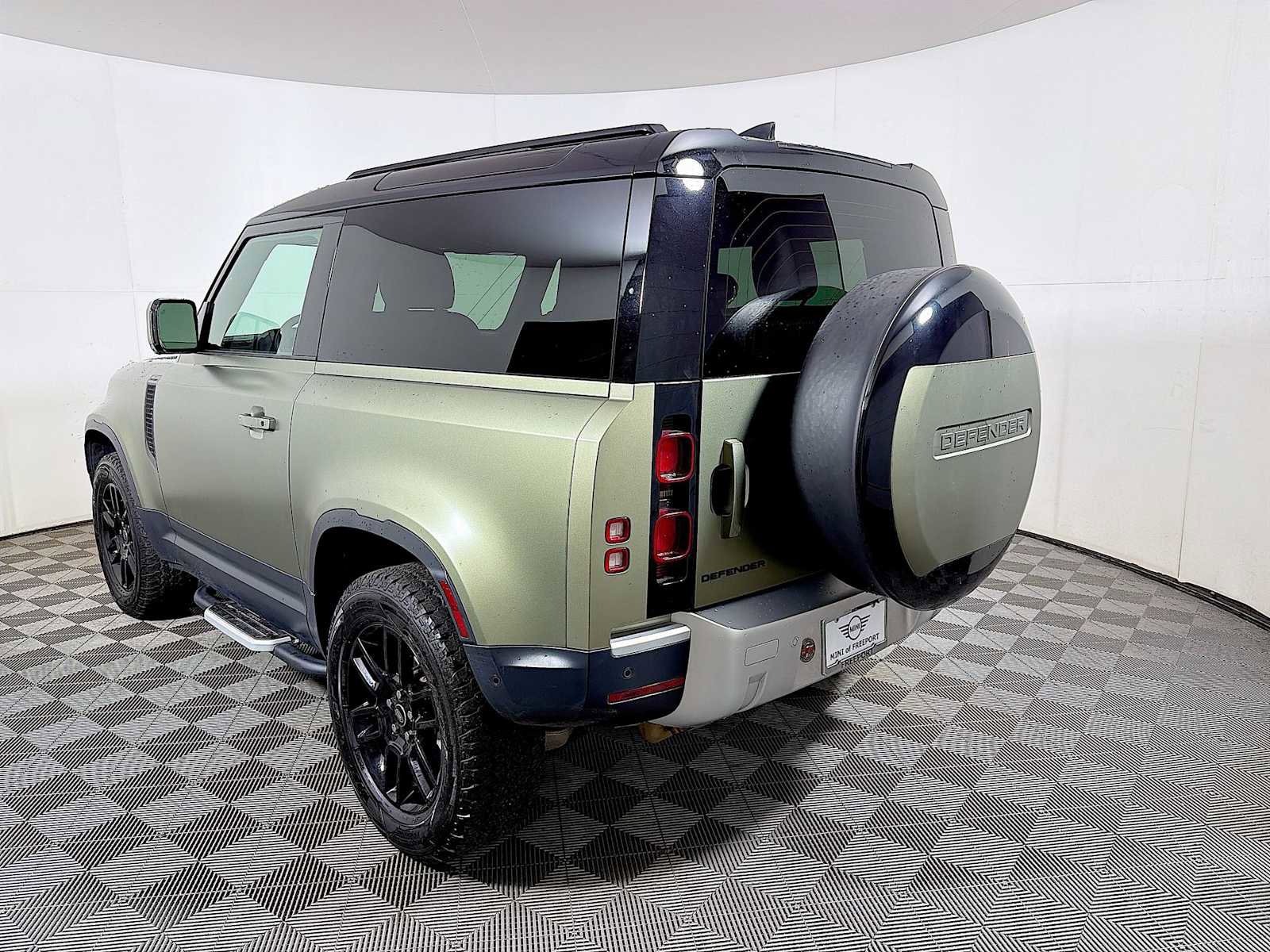 Used 2023 Land Rover Defender 90 S image 5