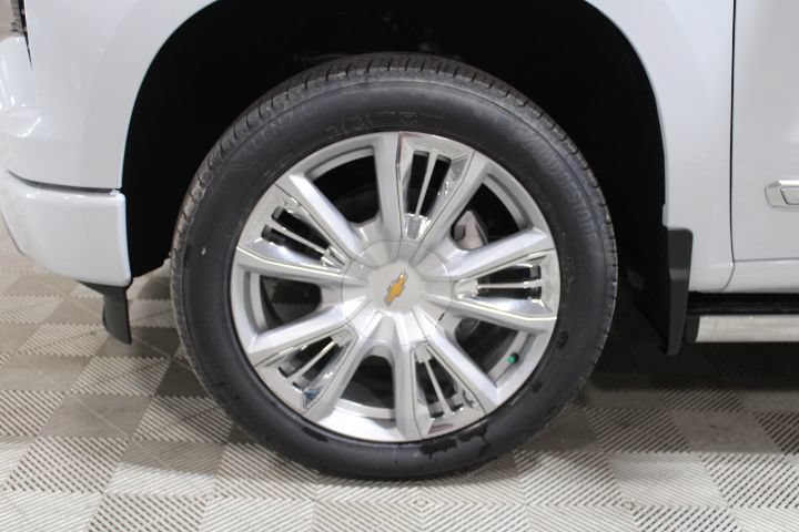 New 2026 Chevrolet Silverado 1500 High Country AWD/4WD image 44