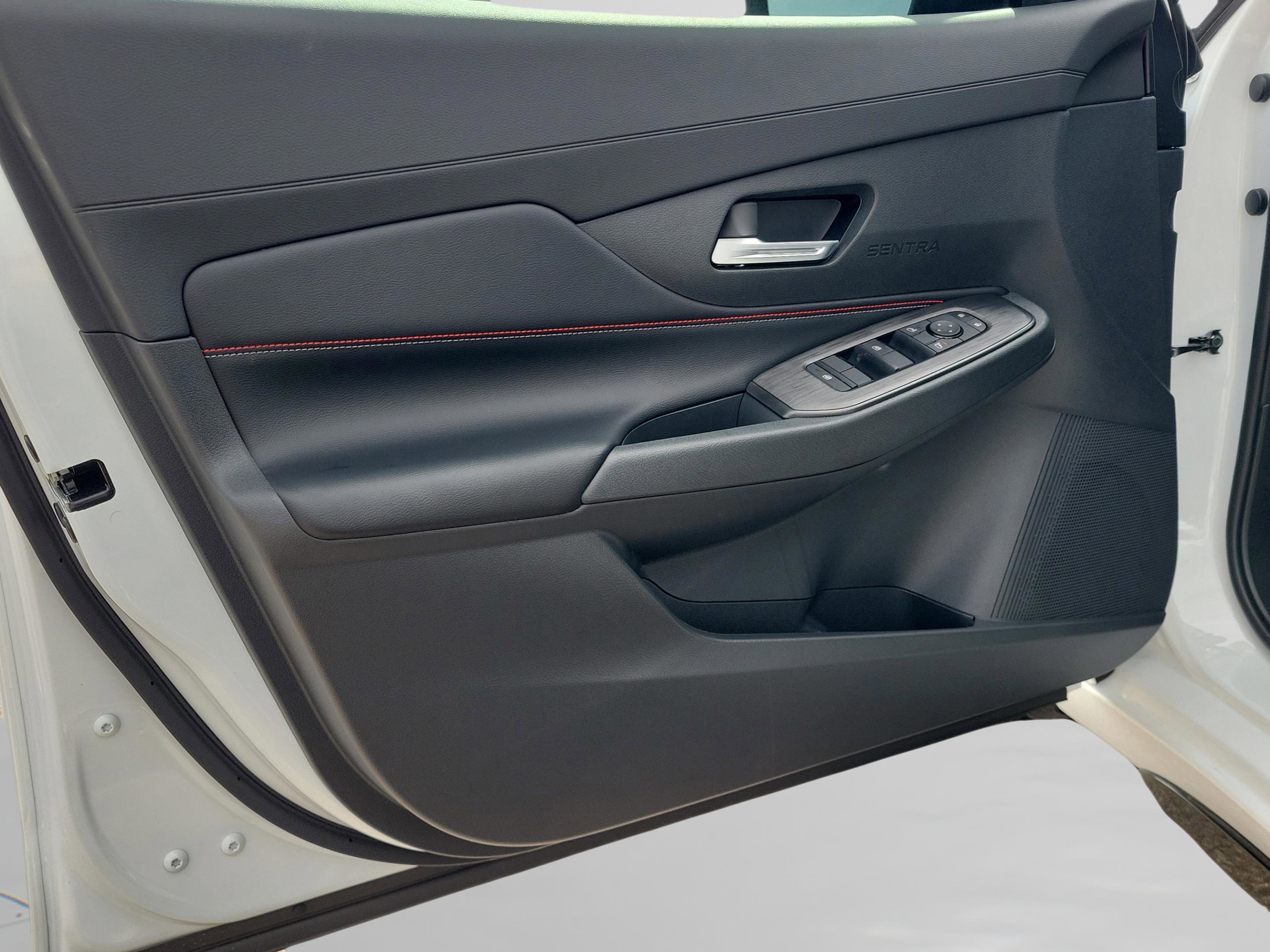 New 2026 Nissan Sentra SR w/ Floor Mat Package image 30