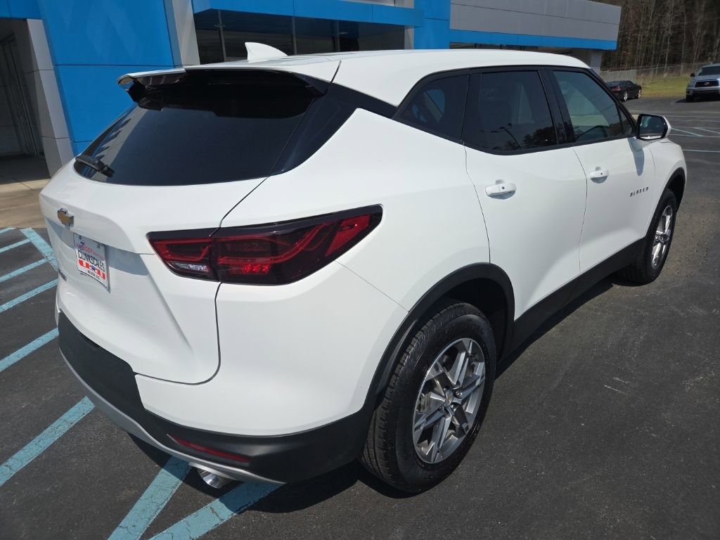 Used 2025 Chevrolet Blazer LT FWD image 8