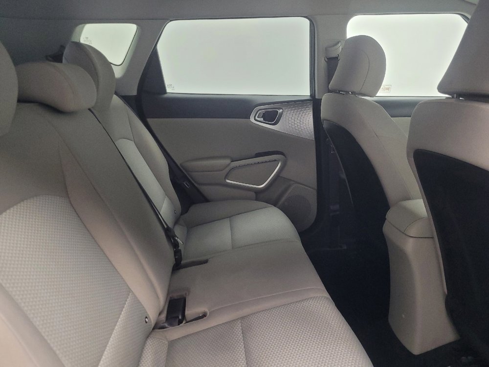 Used 2021 Kia Soul LX image 19
