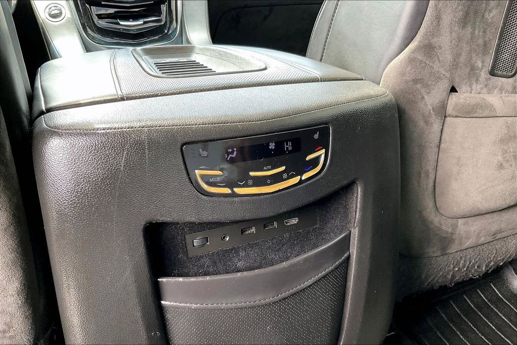 Used 2019 Cadillac Escalade ESV Platinum AWD/4WD image 30