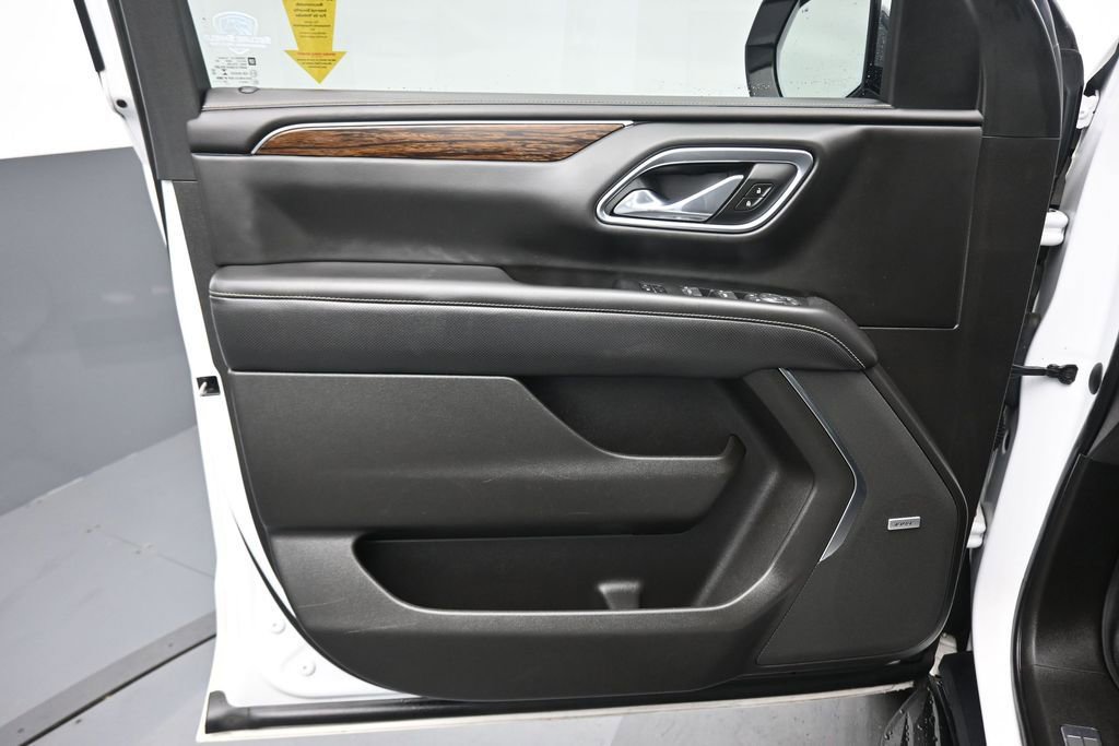 Used 2021 Chevrolet Suburban Premier AWD/4WD image 9