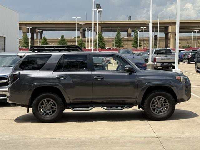 Used 2020 Toyota 4Runner SR5 Premium w/ Moonroof Package AWD/4WD image 3