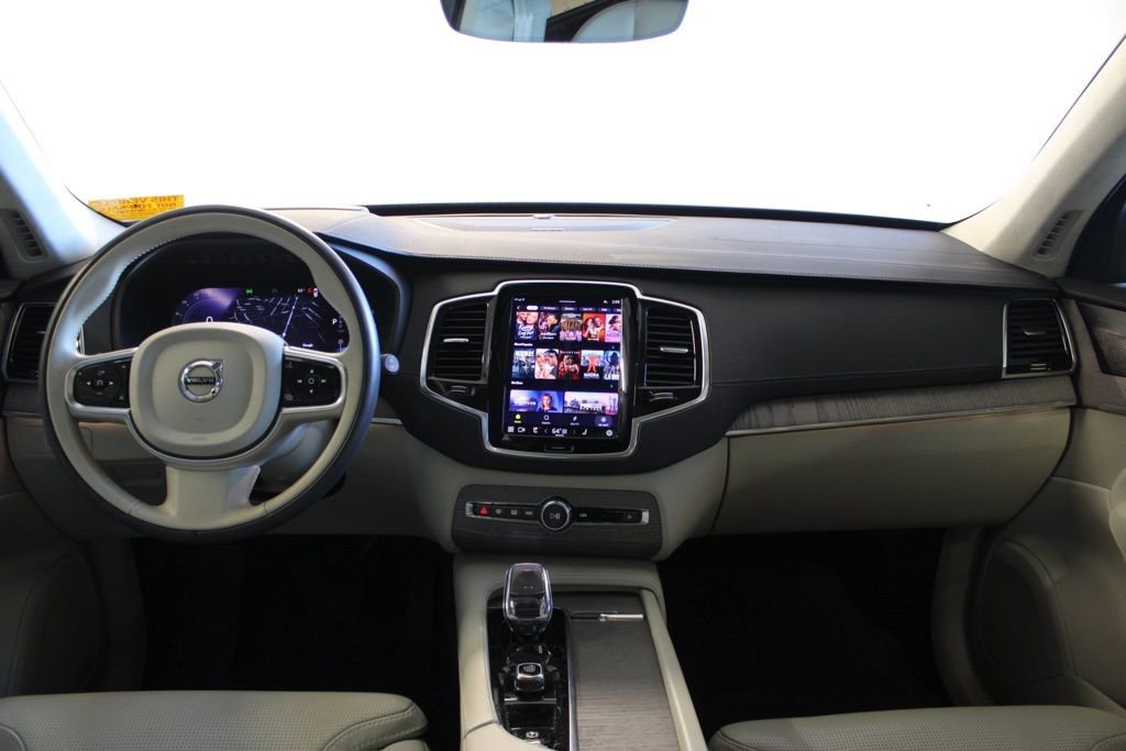 Used 2024 Volvo XC90 B6 Ultimate w/ Lounge Package image 38