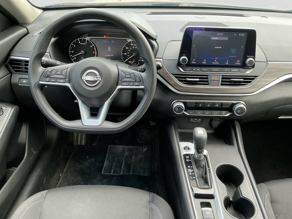 Used 2025 Nissan Altima 2.5 SV AWD/4WD image 16