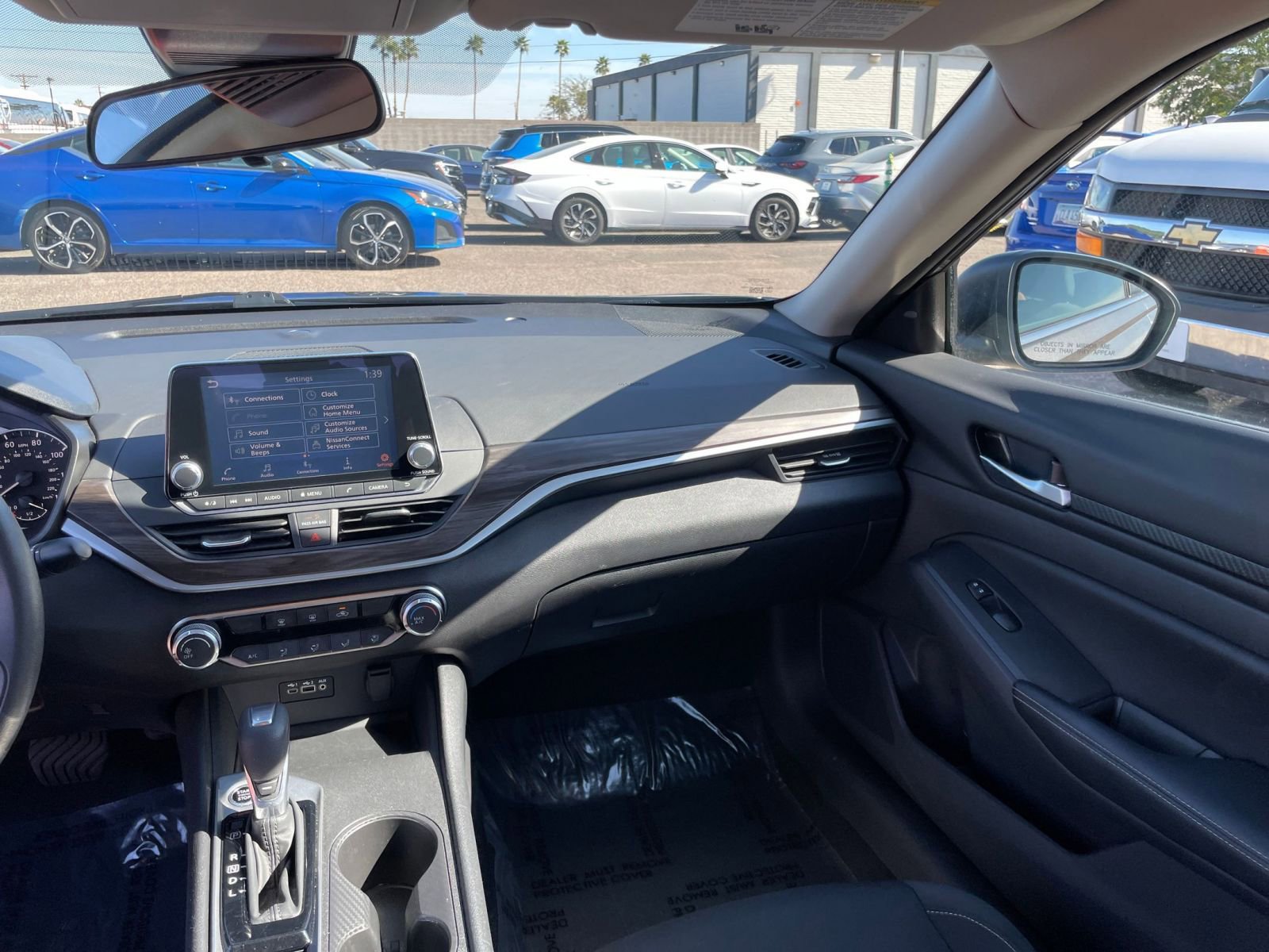 Used 2025 Nissan Altima 2.5 SV image 36