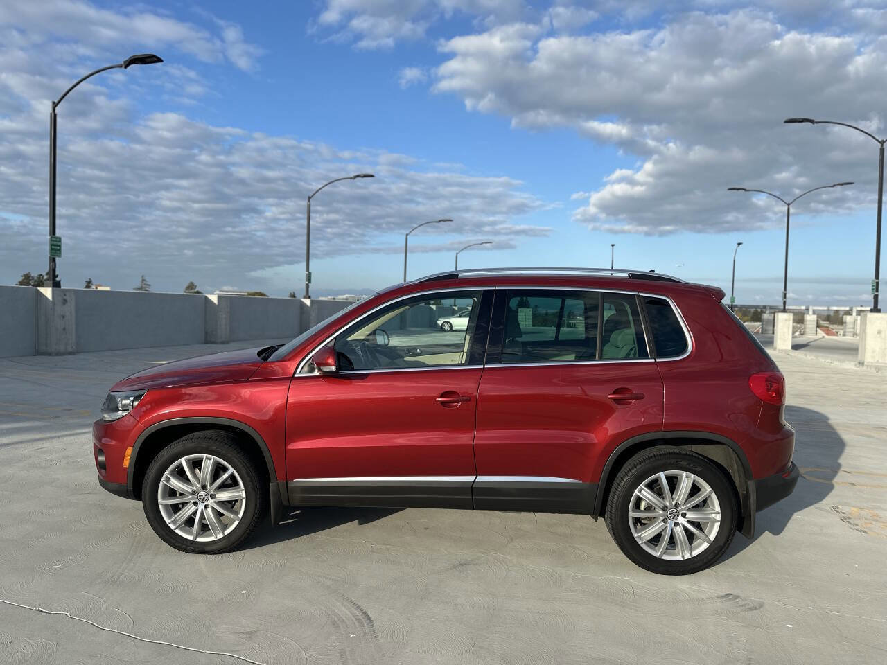 Used 2012 Volkswagen Tiguan SE image 6