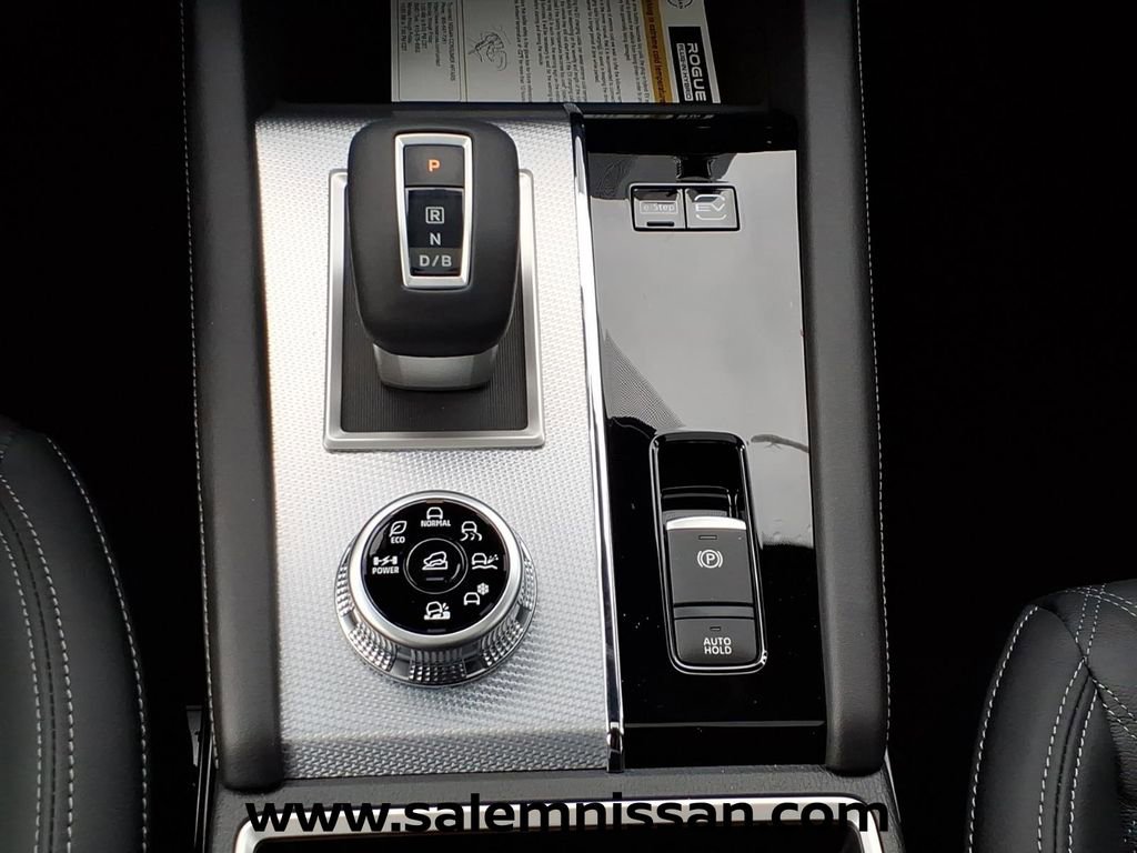 New 2026 Nissan Rogue Platinum image 14