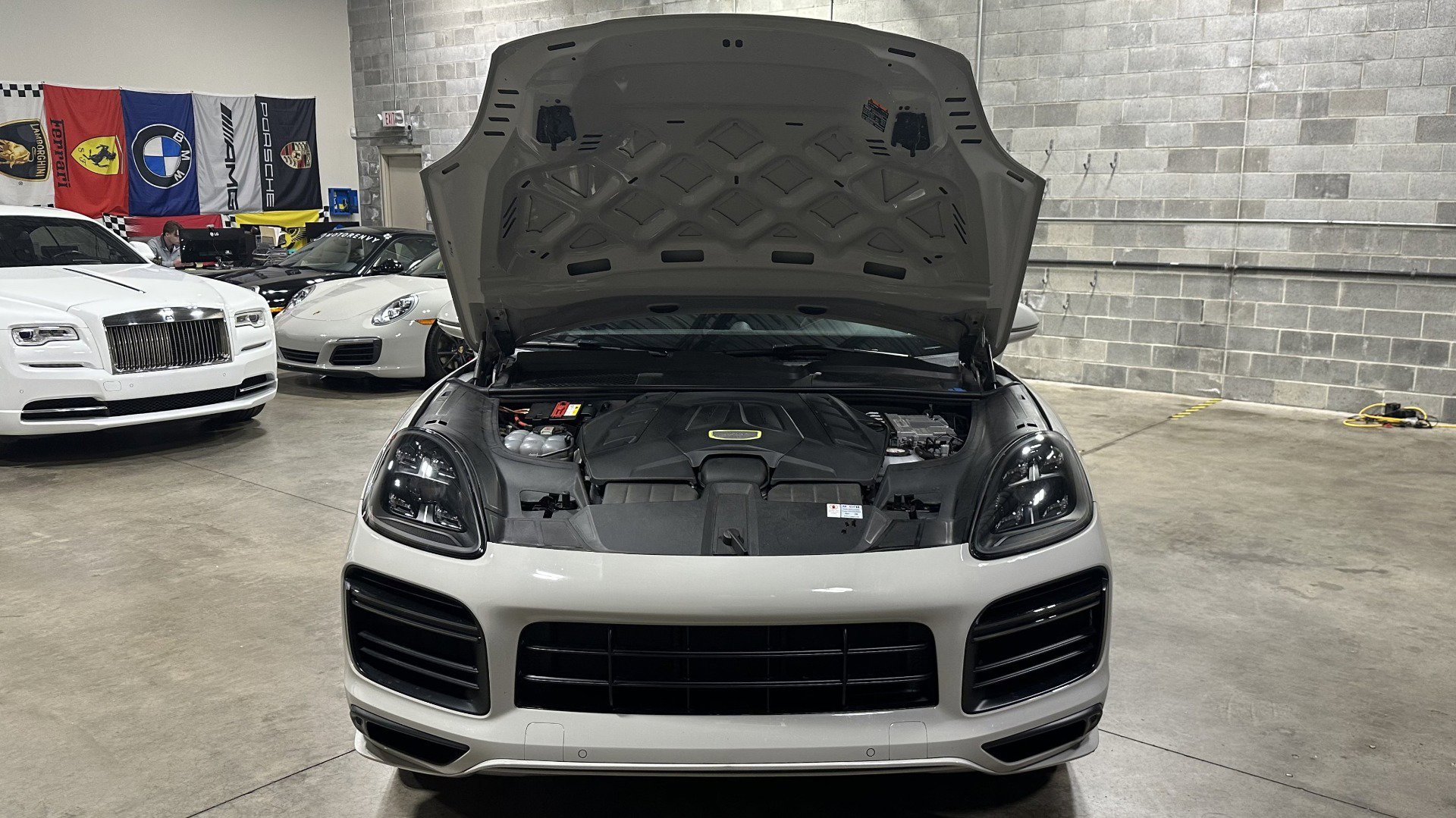 Used 2021 Porsche Cayenne Turbo S image 43