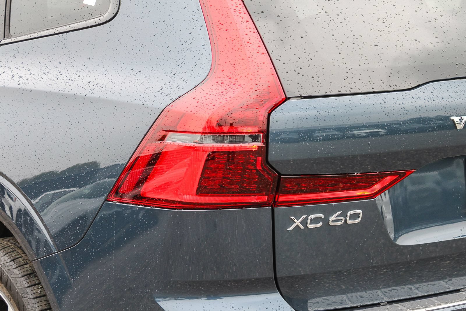 New 2026 Volvo XC60 B5 Plus w/ Climate Package PRO AWD/4WD image 9