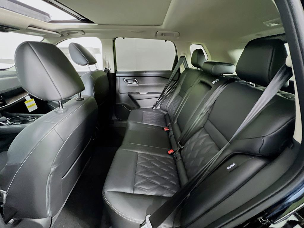 New 2026 Nissan Rogue Platinum AWD/4WD image 24
