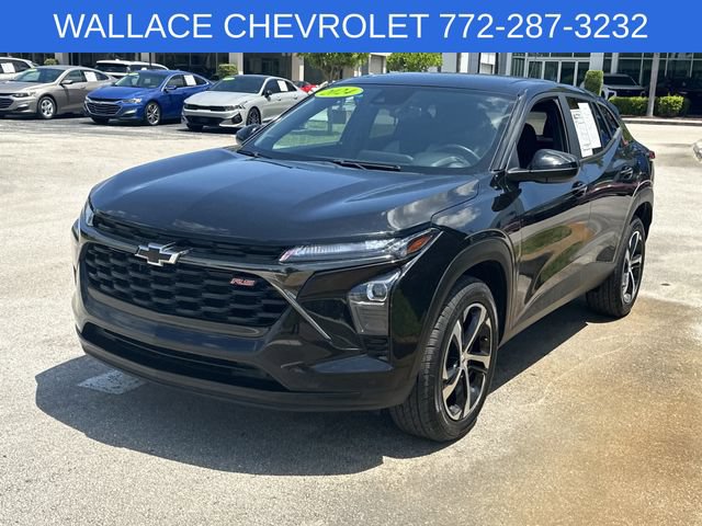 Used 2024 Chevrolet Trax RS w/ Driver Confidence Package FWD image 3