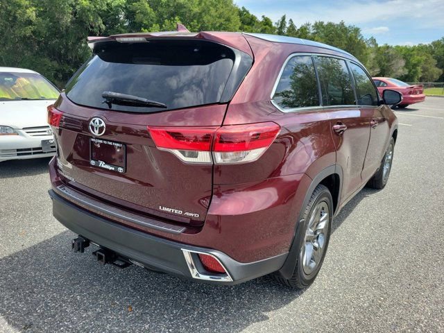 Used 2017 Toyota Highlander Limited Platinum image 10