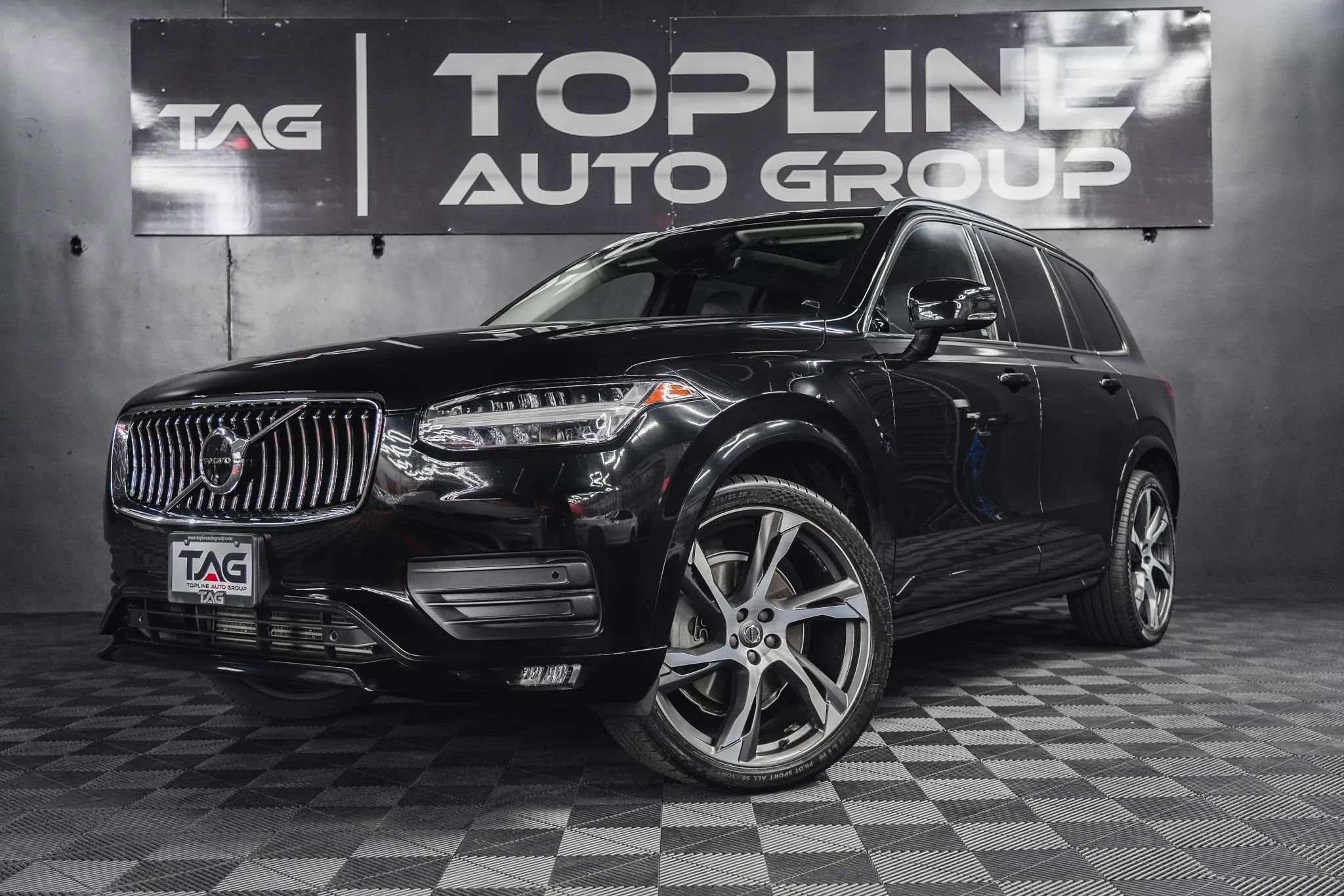 Used 2020 Volvo XC90 T6 Momentum w/ Protection Package Premier AWD/4WD image 2