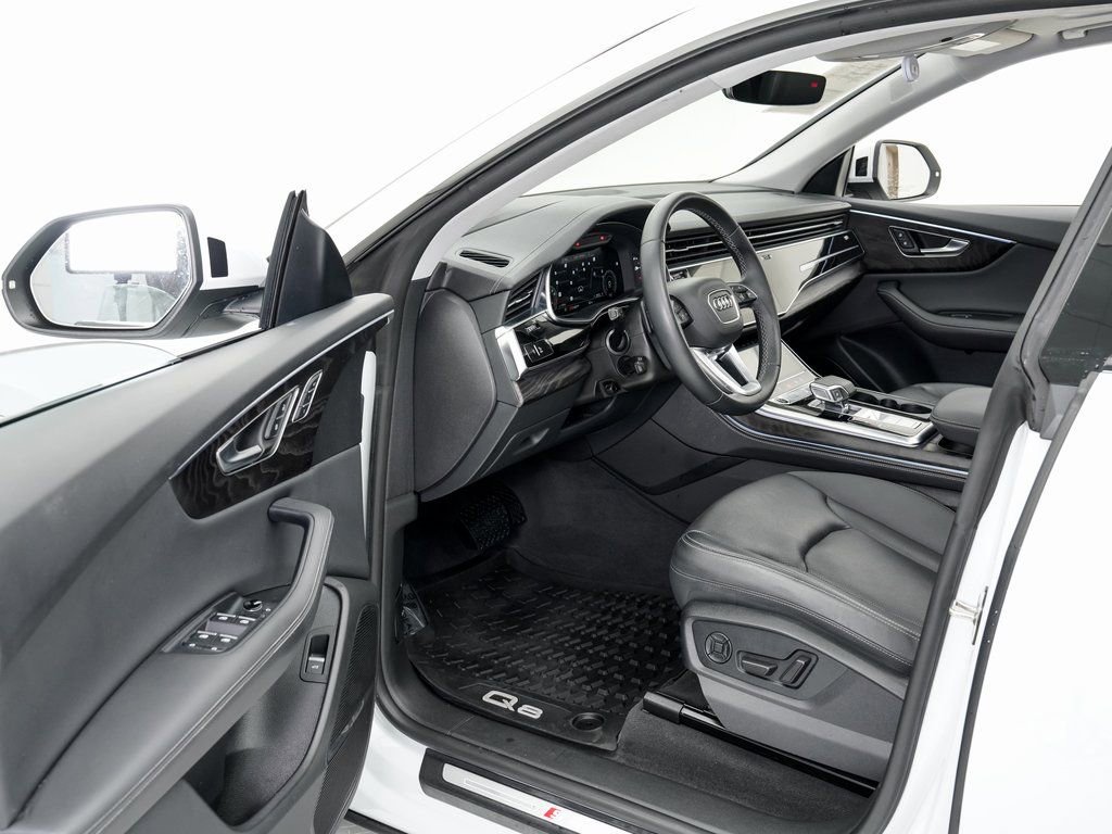 Used 2023 Audi Q8 Prestige w/ Prestige Package image 7