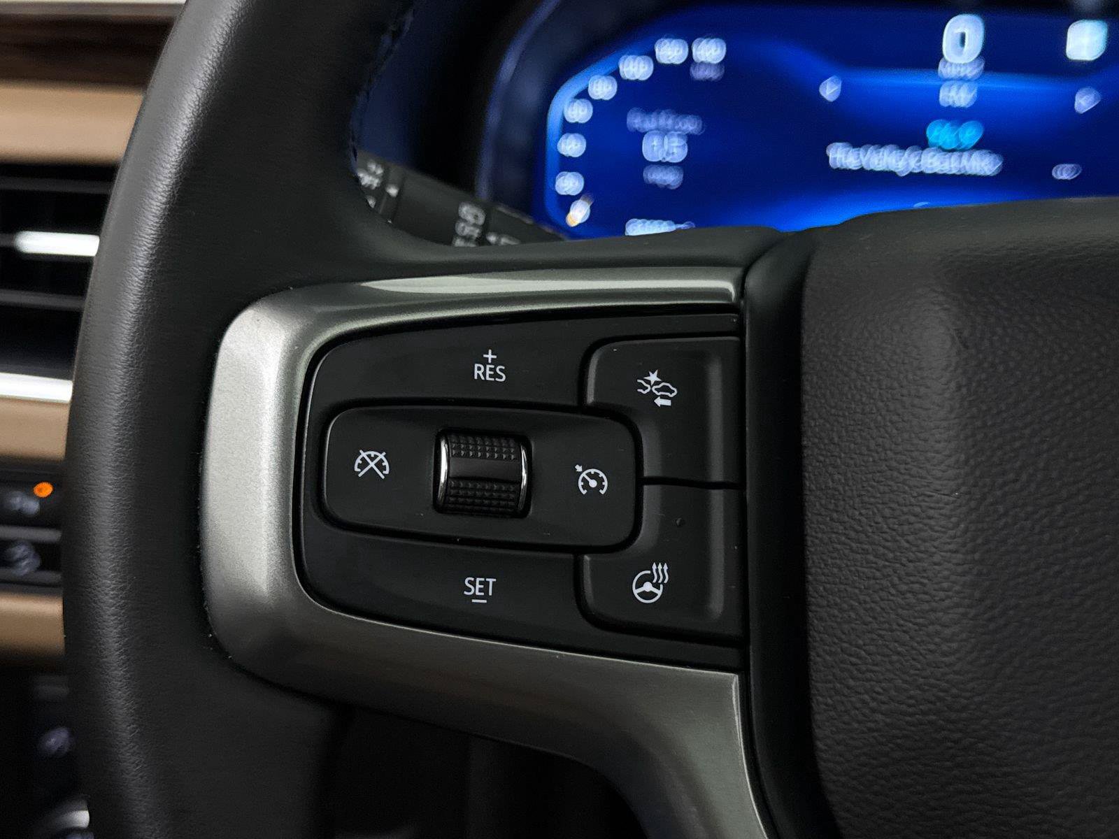 Used 2023 Chevrolet Tahoe Premier AWD/4WD image 38