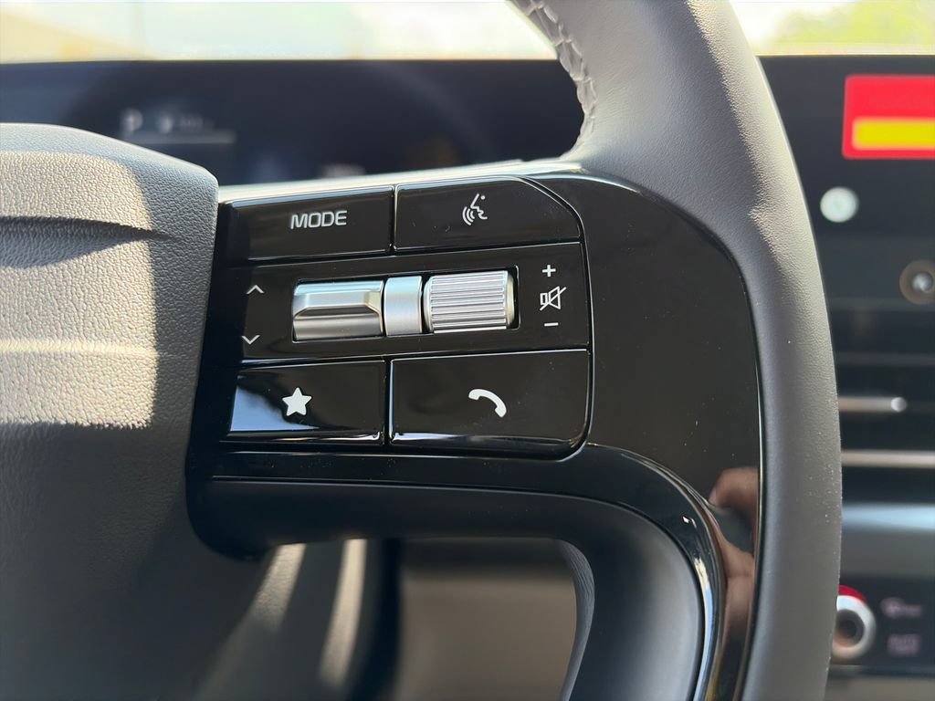 New 2027 Kia Carnival FWD image 12