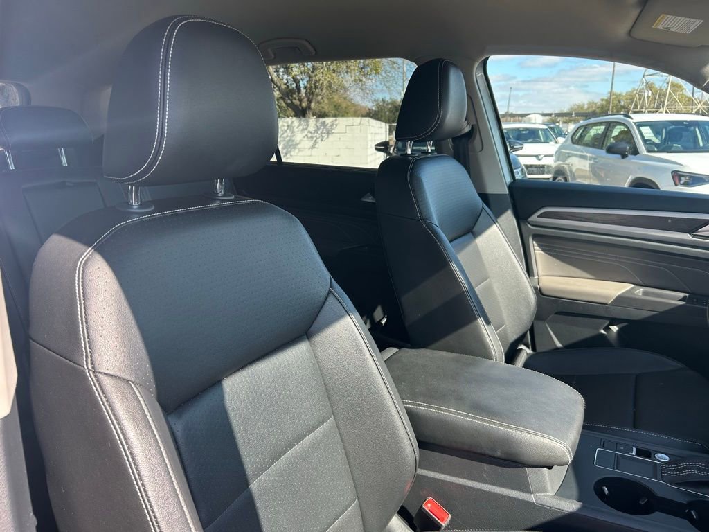 Certified 2022 Volkswagen Atlas SE image 43