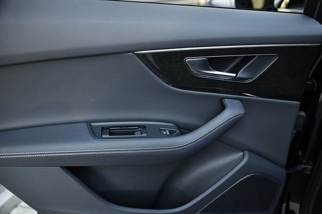 Used 2025 Audi Q7 3.0T Premium Plus image 24