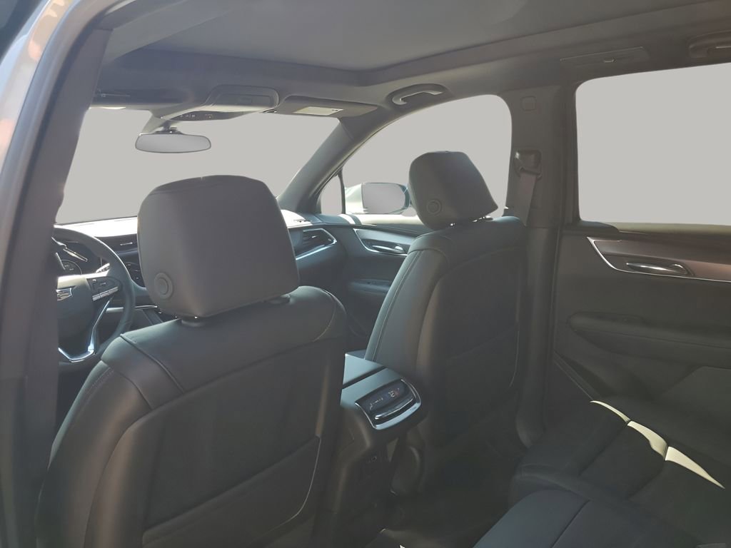 New 2025 Cadillac XT6 Luxury image 19