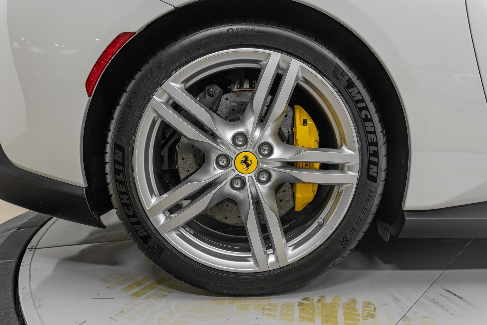 Certified 2020 Ferrari Portofino image 16