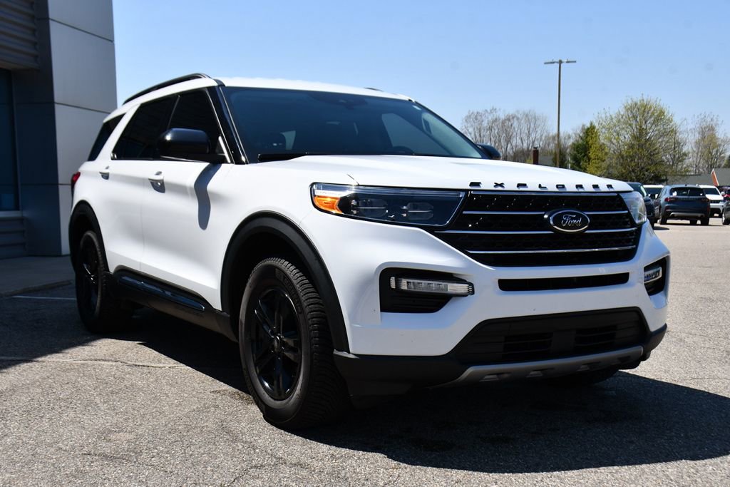 Used 2021 Ford Explorer XLT w/ Equipment Group 202A AWD/4WD image 9