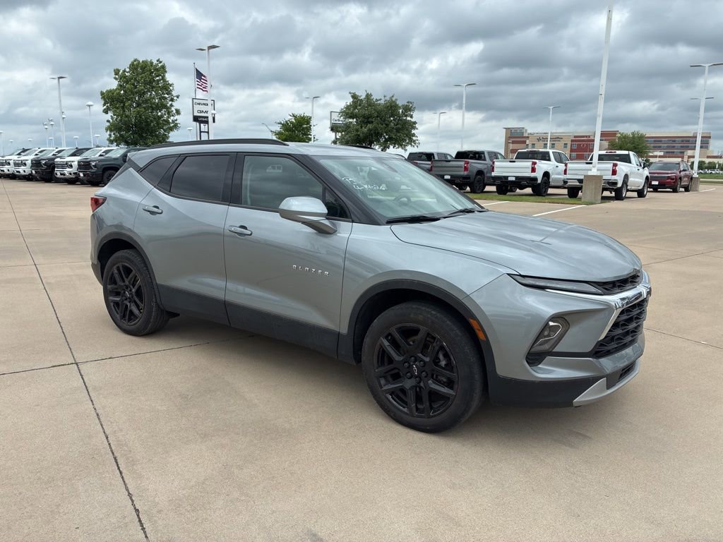 Used 2024 Chevrolet Blazer LT w/ Convenience Package FWD image 4
