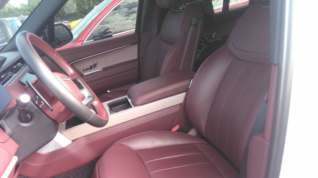 Used 2024 Land Rover Range Rover Autobiography image 5