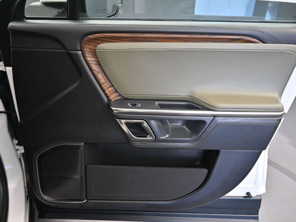 Used 2023 Rivian R1S Launch Edition image 47