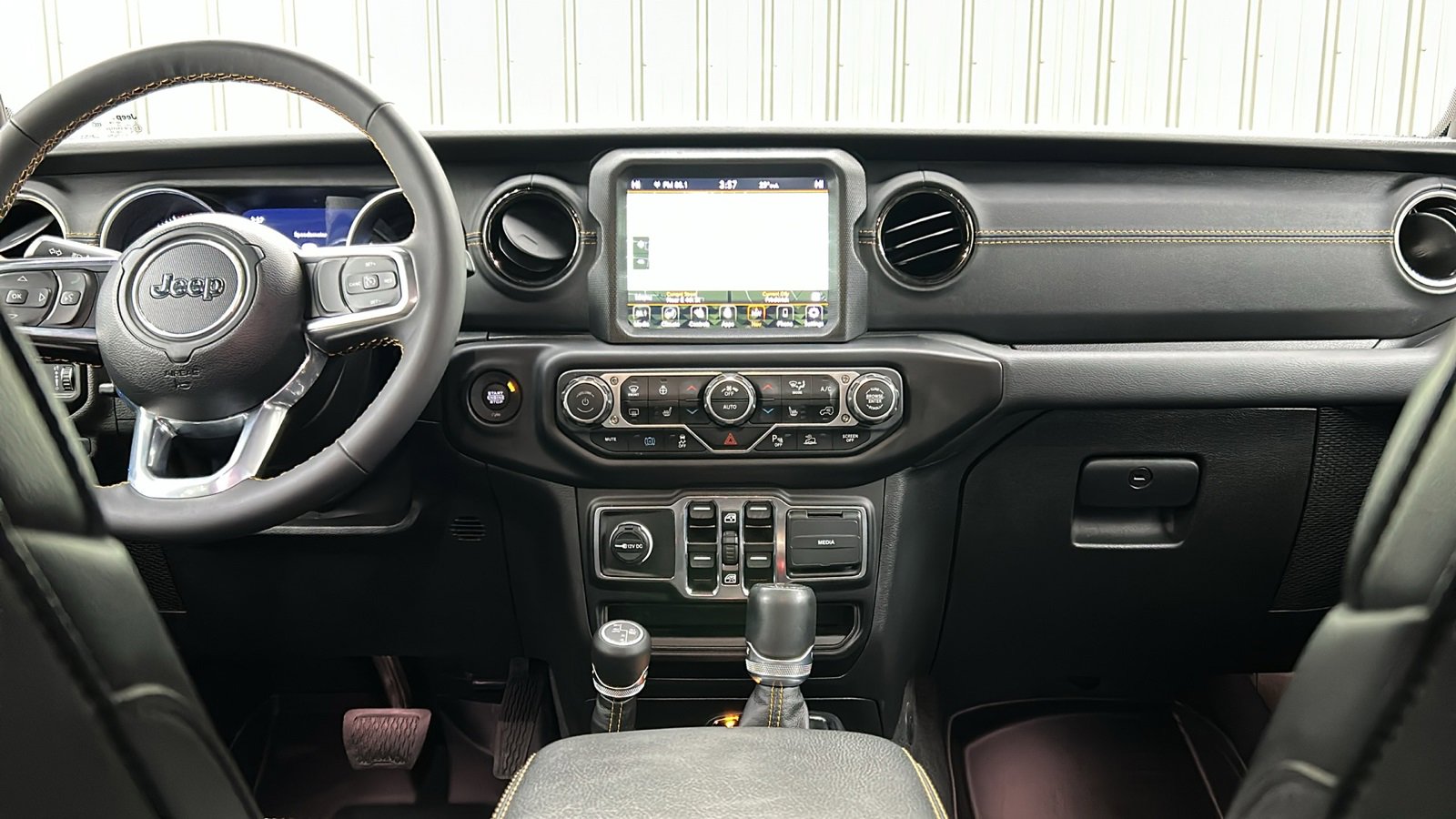 Used 2023 Jeep Wrangler Unlimited Sahara image 22