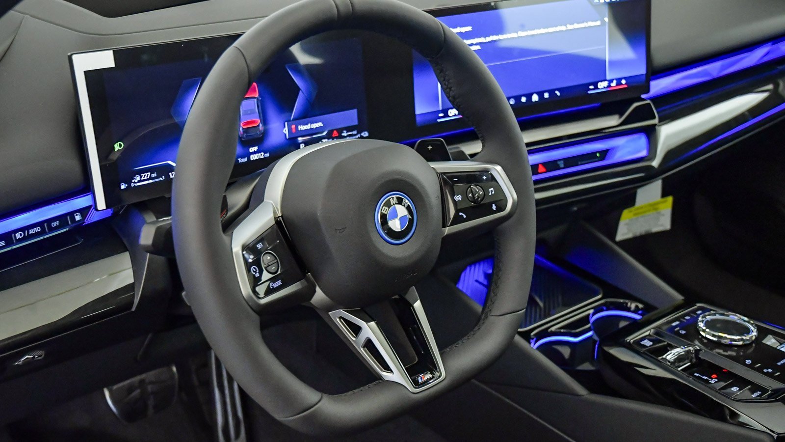 New 2026 BMW 550e xDrive w/ Executive Package image 29