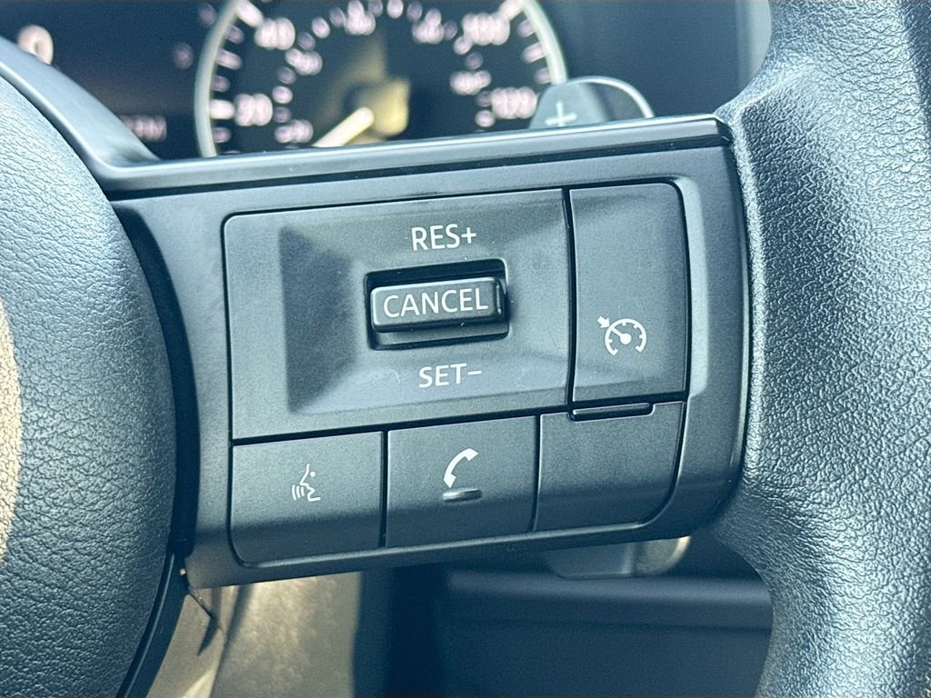 Used 2023 Nissan Pathfinder S image 10