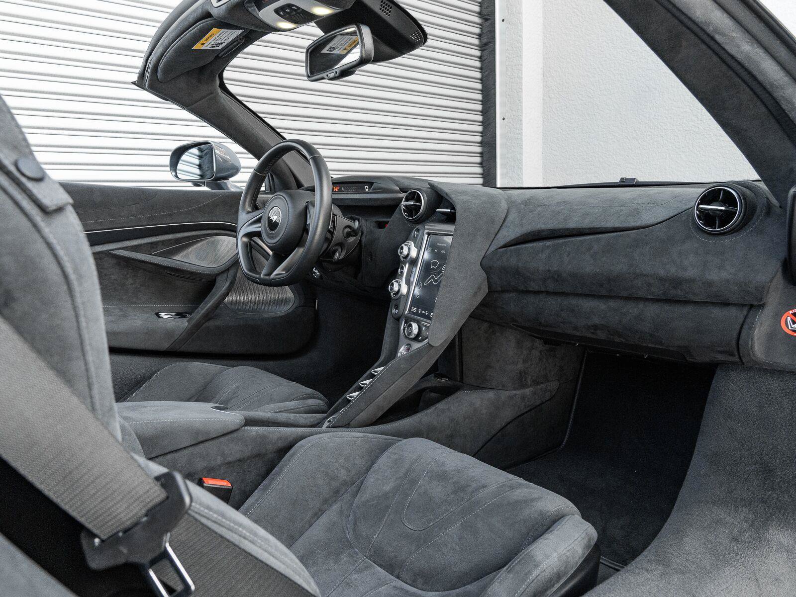 Used 2020 McLaren 720S Spider RWD image 8
