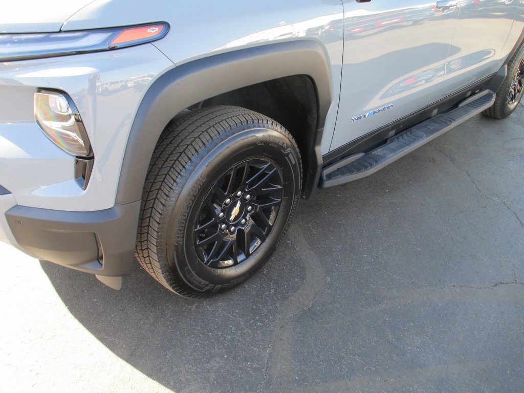 Used 2026 Chevrolet Silverado EV LT image 12