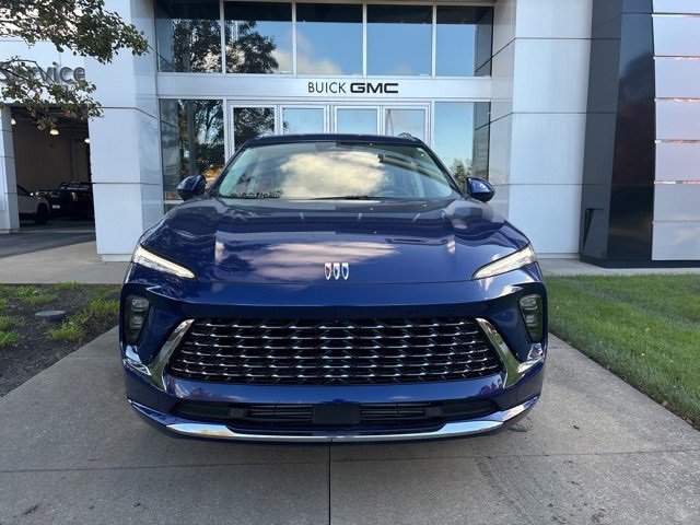 New 2024 Buick Envision Avenir image 3