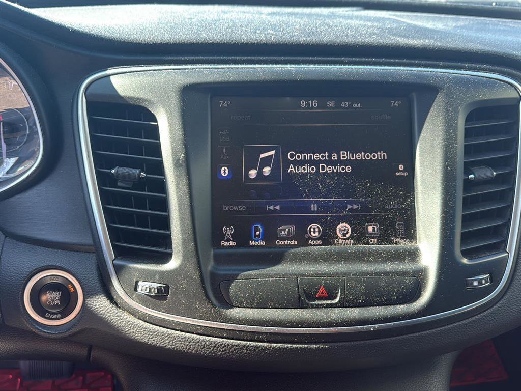 Used 2015 Chrysler 200 Limited w/ Convenience Group image 9