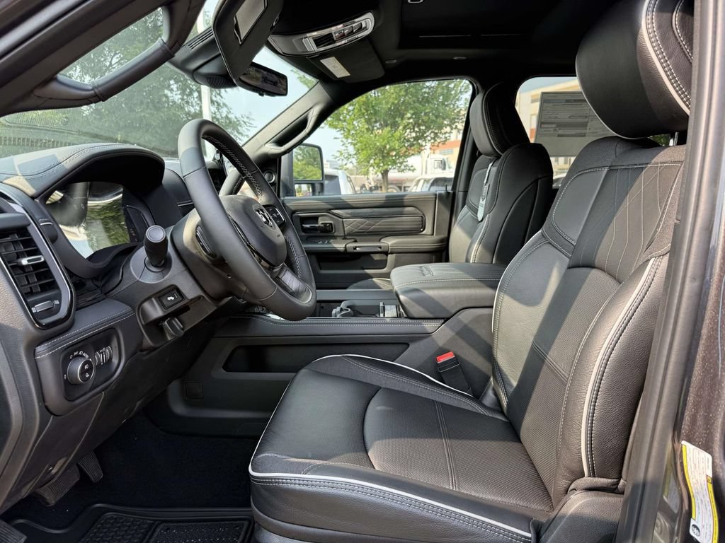 New 2026 RAM 3500 Limited AWD/4WD image 14