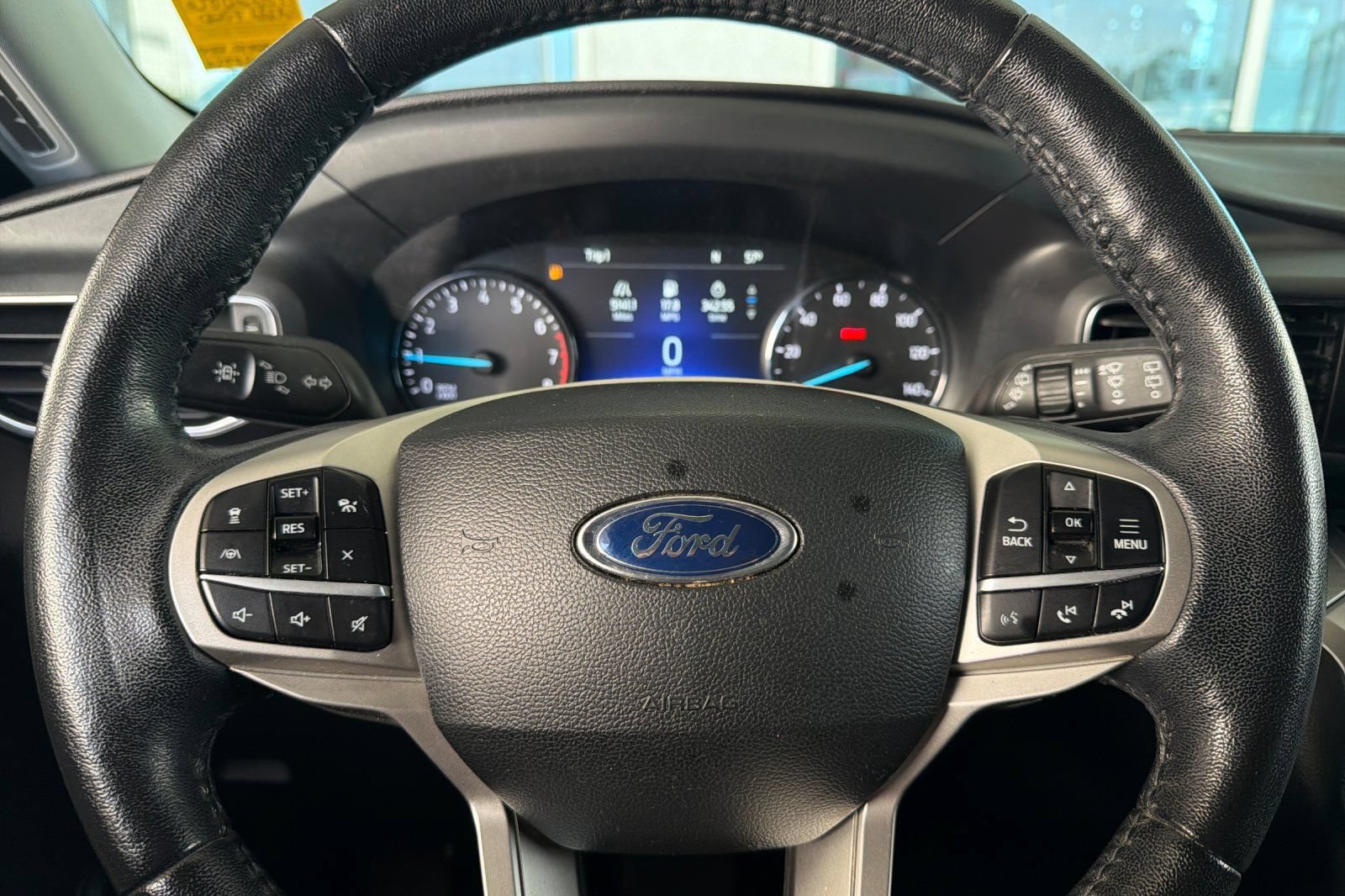 Used 2022 Ford Explorer XLT w/ Equipment Group 202A RWD image 28