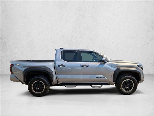 Used 2025 Toyota Tacoma TRD Off-Road AWD/4WD image 4