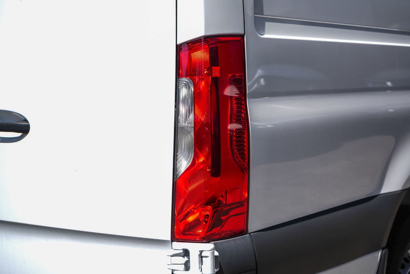 New 2025 Mercedes-Benz eSprinter 170 Cargo image 11
