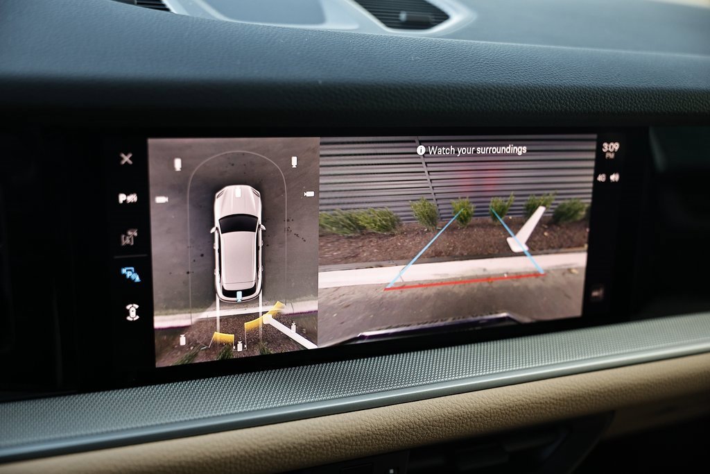 Certified 2025 Porsche Cayenne w/ Premium Package Plus image 40