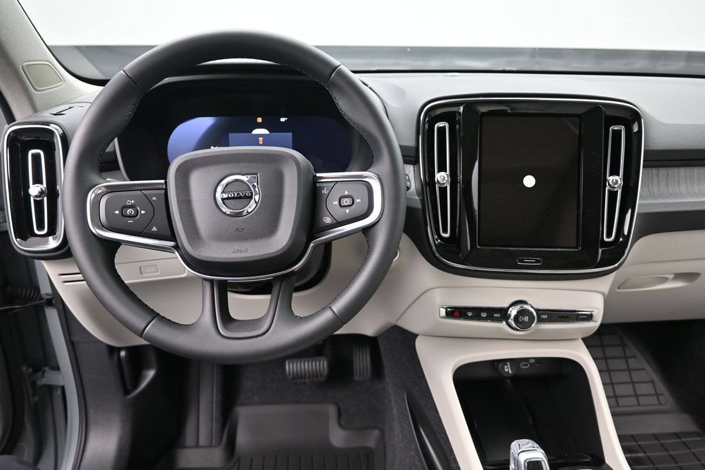 New 2026 Volvo XC40 B5 Plus w/ Protection Package Premier AWD/4WD image 11