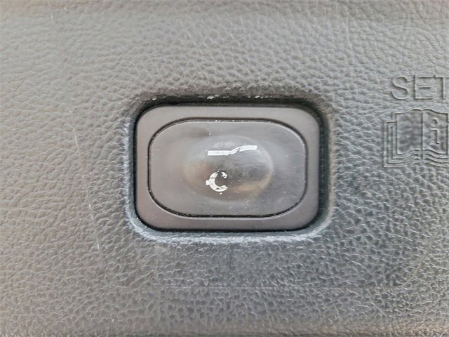 Used 2019 Ford Edge Titanium w/ Equipment Group 301A image 9