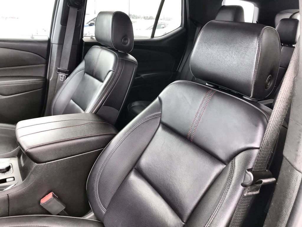 Used 2023 Chevrolet Traverse RS image 11
