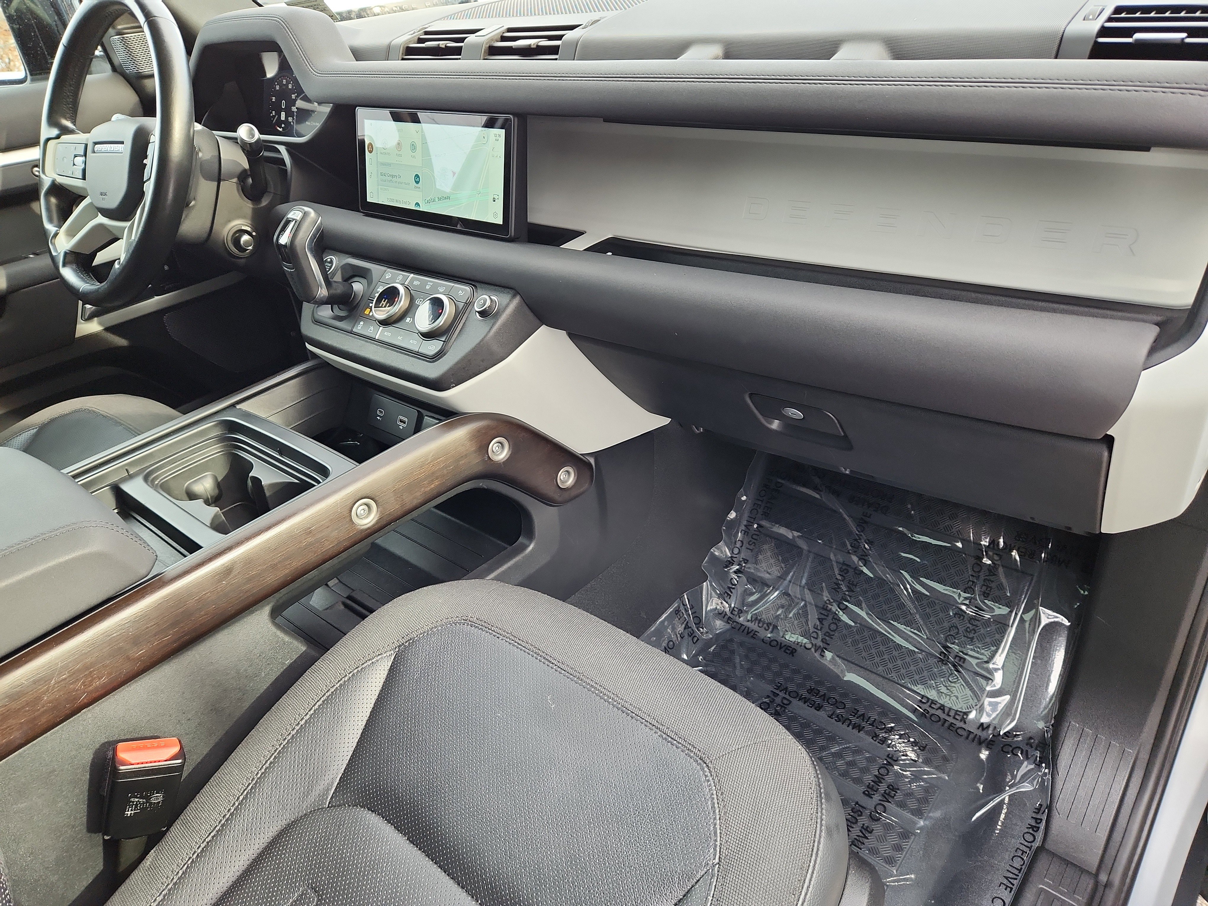 Used 2021 Land Rover Defender 110 SE image 27