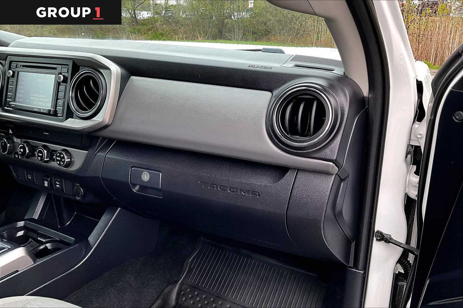 Used 2019 Toyota Tacoma SR5 AWD/4WD image 19