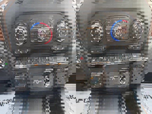 Used 2021 Chevrolet Silverado 1500 High Country w/ Technology Package image 42