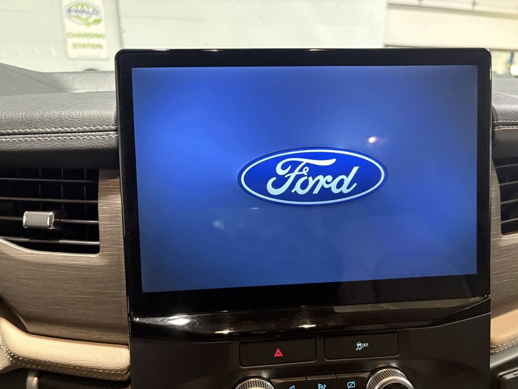 Used 2022 Ford Expedition Limited image 17